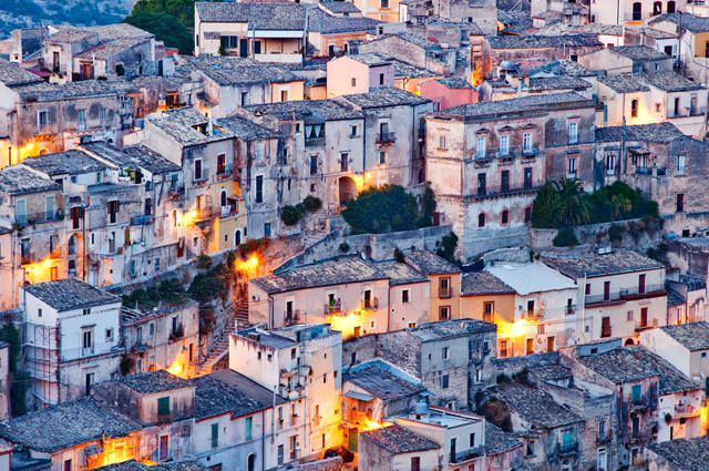 sicilia night view